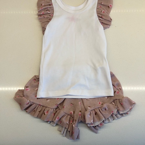 Baby Girl Outfit Bundle 3M | 4 Spring Sets Dresses Romper Shorts - Picture 2 of 5